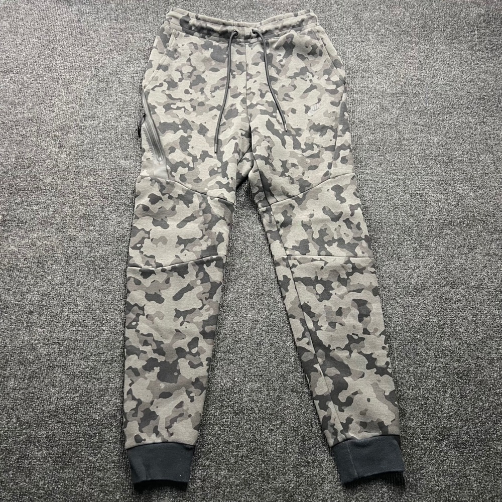 Nike Tech Fleece Joggers Mens XS Grey Camo Tapered Sweatpants CU4495-070